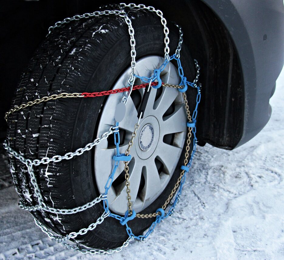 tires in snow with chains