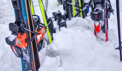 skis in snow